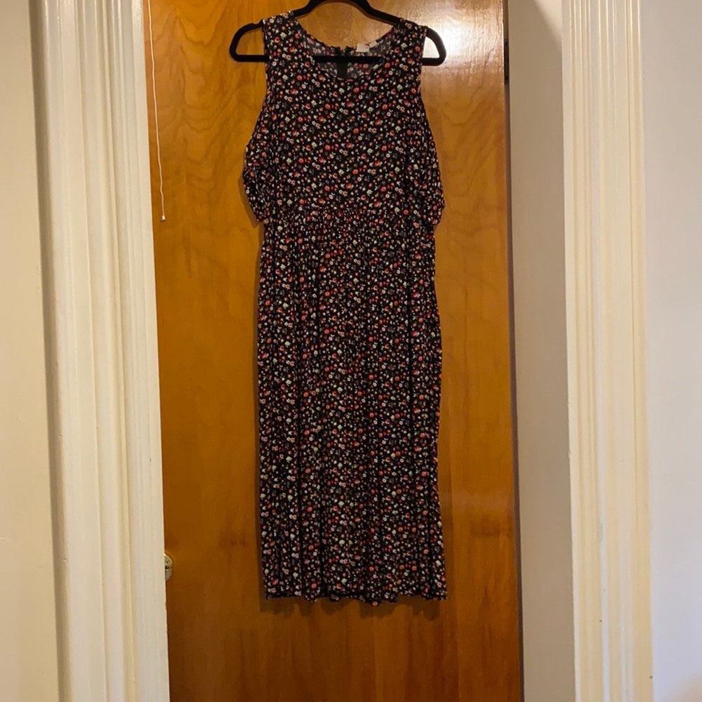 Size 14 Gap dress with cold shoulder detail.